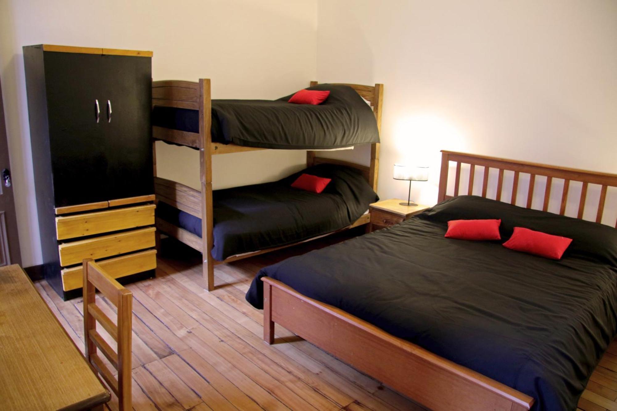 Hostal Irreal ซานติอาโก ภายนอก รูปภาพ