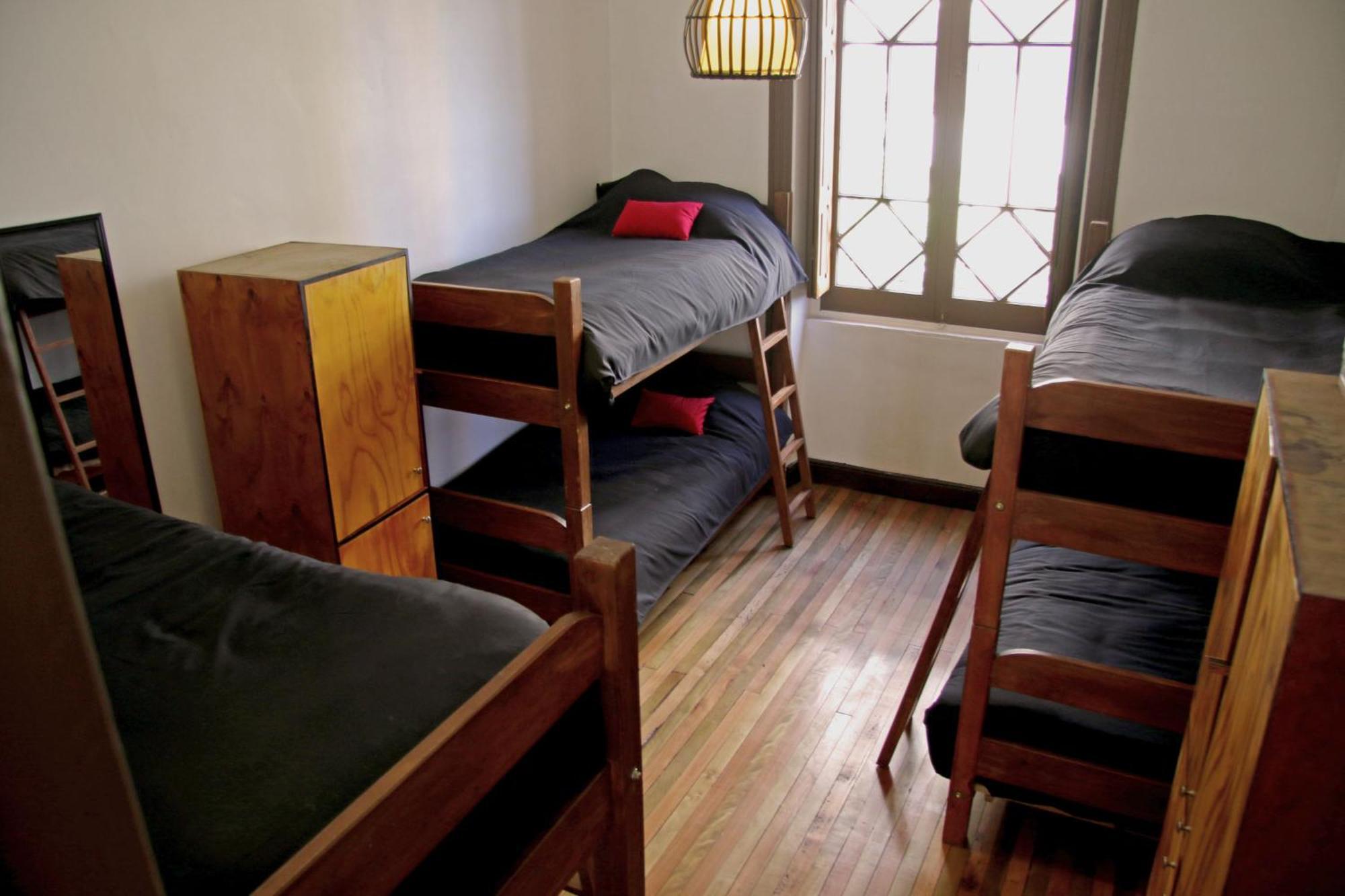 Hostal Irreal ซานติอาโก ภายนอก รูปภาพ